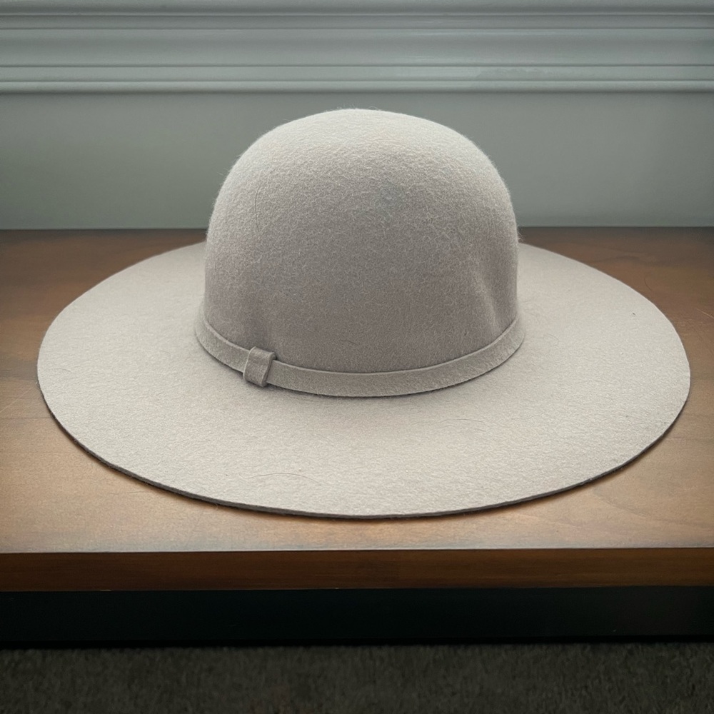 Phase 3 floppy hat